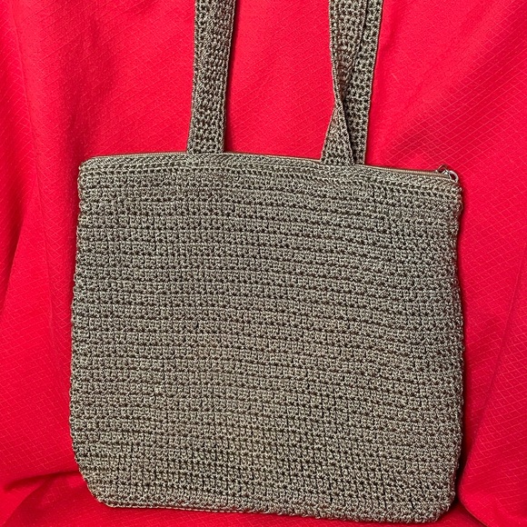 👜 The Sak Crochet Shoulder Bag in a Tan/Beige Color. 👜 - Picture 2 of 8